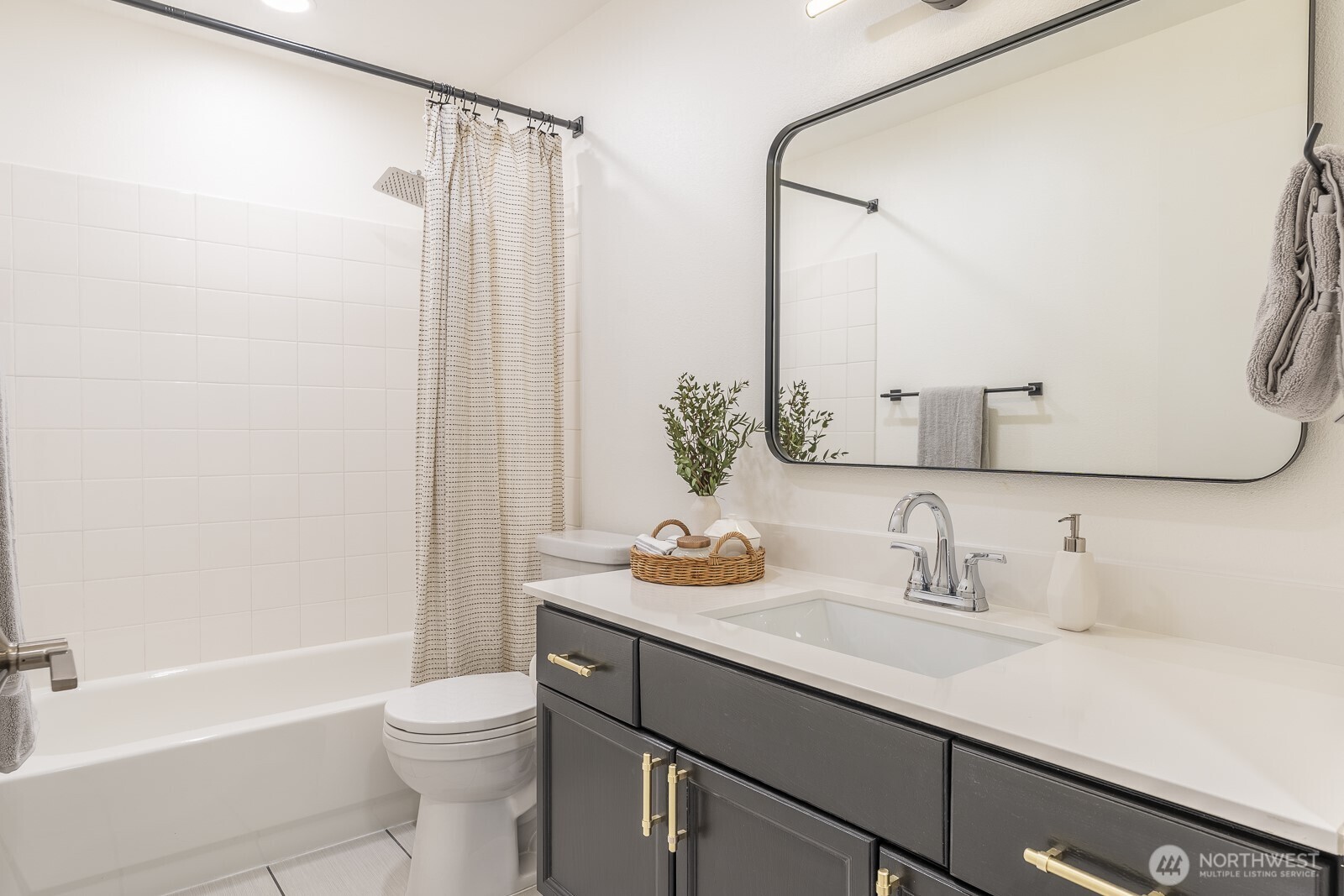 1805 Bellevue Avenue Unit: 301