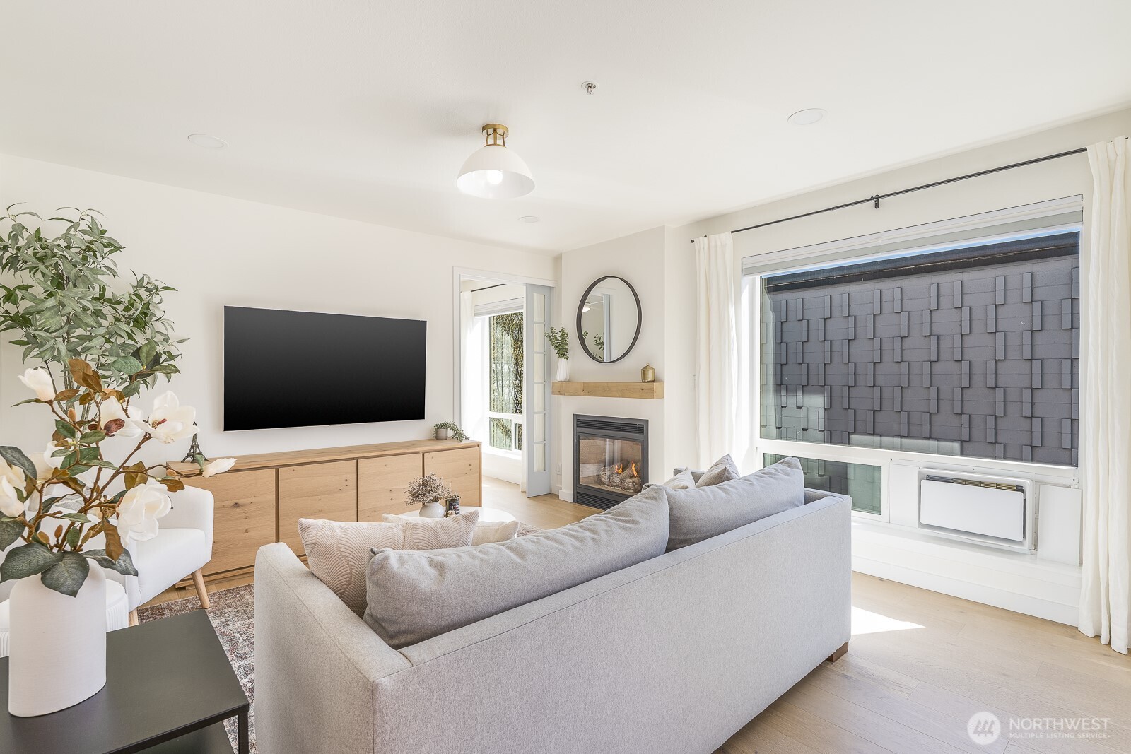 1805 Bellevue Avenue Unit: 301