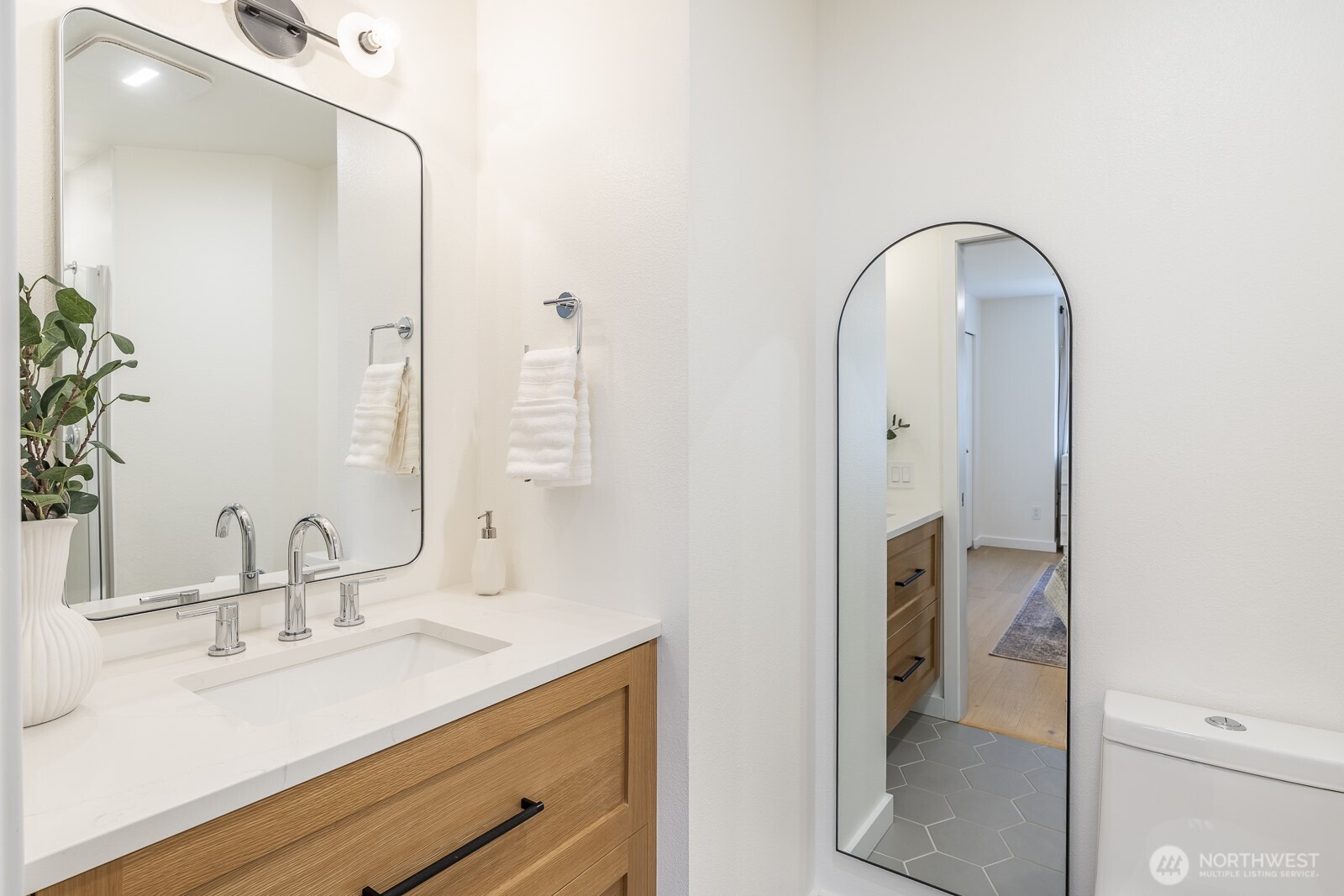 1805 Bellevue Avenue Unit: 301