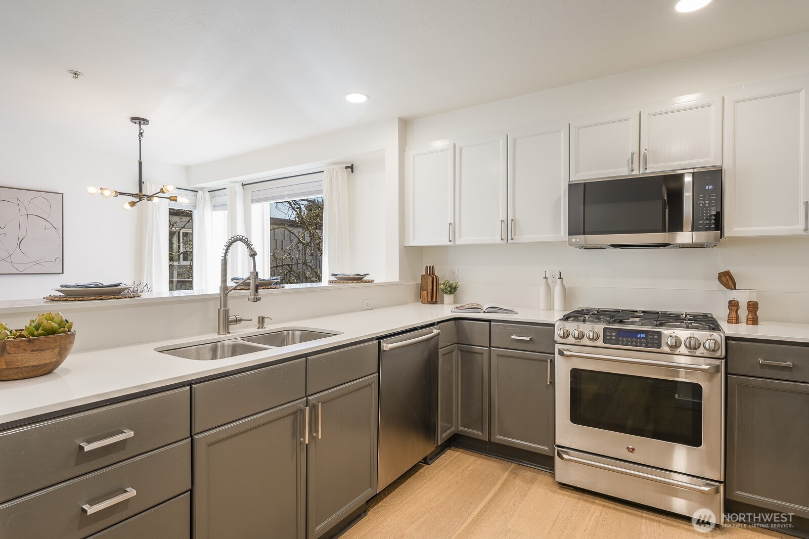 1805 Bellevue Avenue Unit: 301