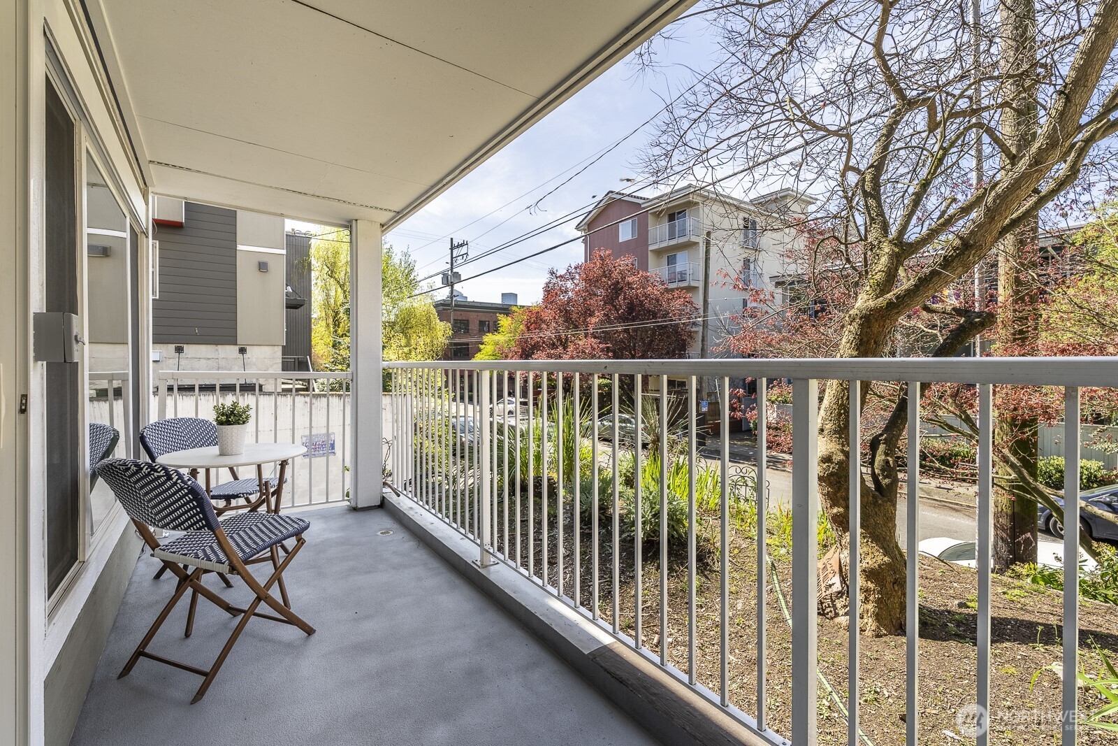 308 Summit Avenue E Unit: 203