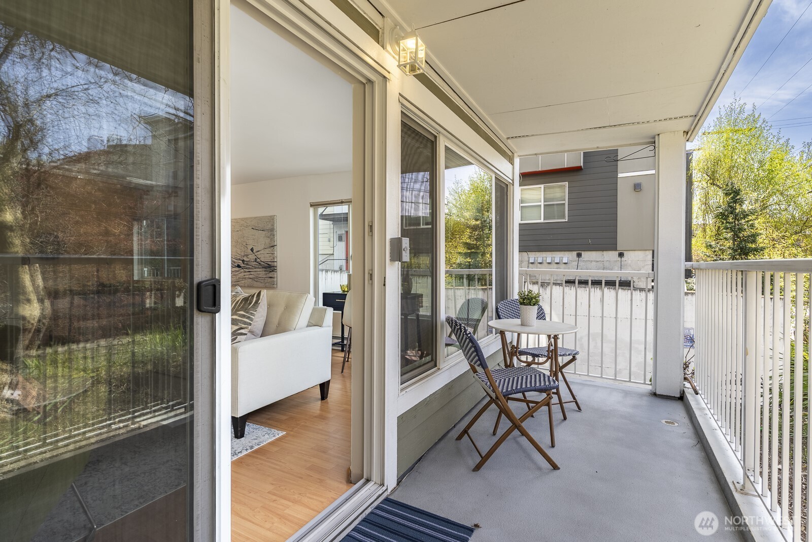 308 Summit Avenue E Unit: 203