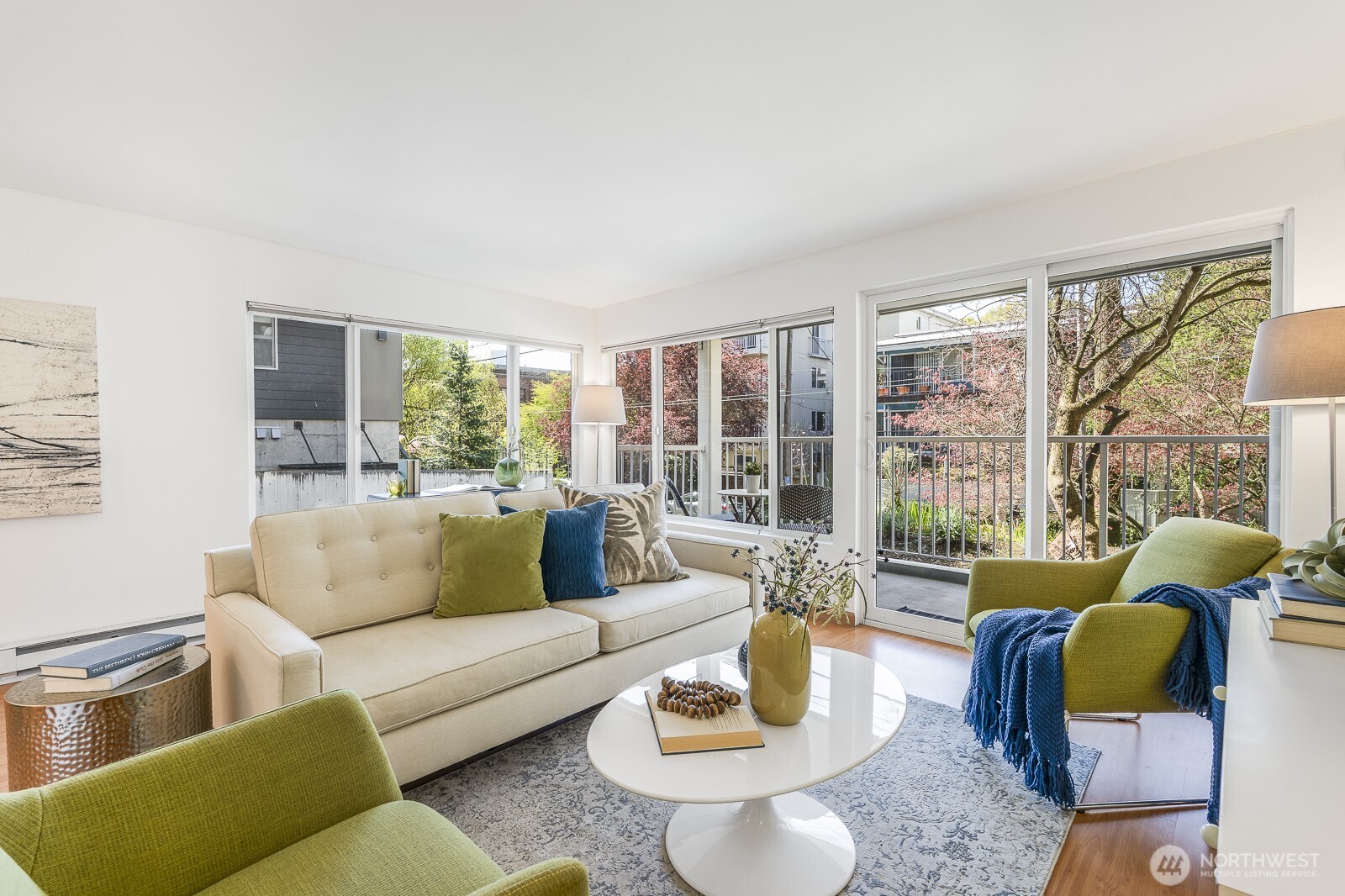 308 Summit Avenue E Unit: 203