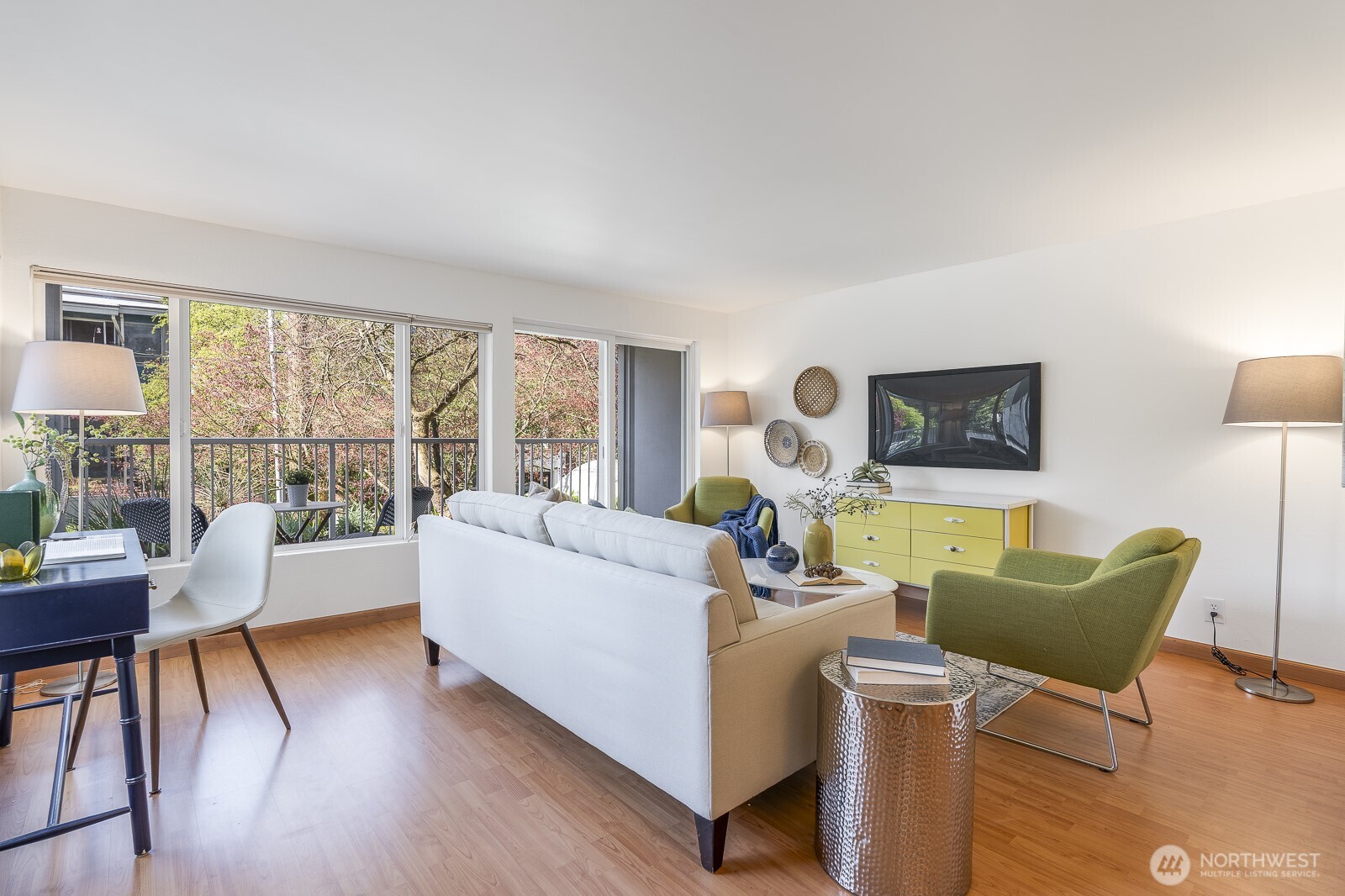 308 Summit Avenue E Unit: 203