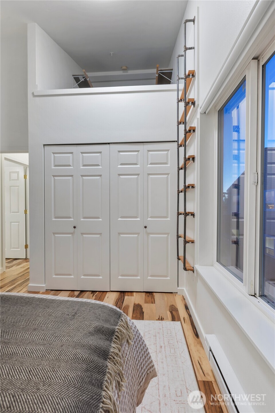 524 6th Avenue W Unit: 407