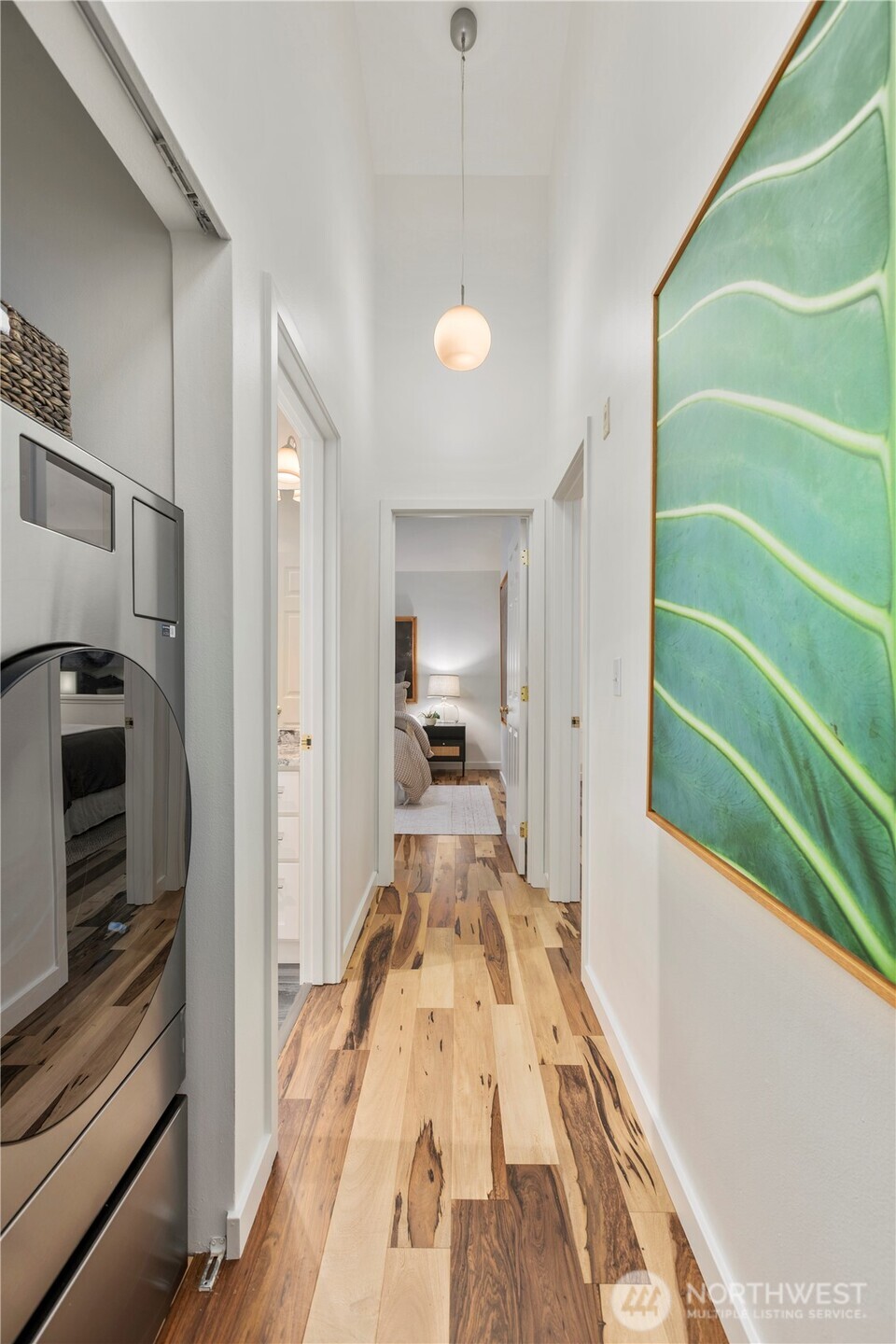 524 6th Avenue W Unit: 407