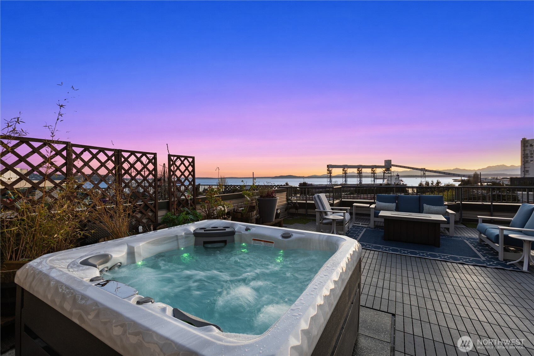 524 6th Avenue W Unit: 407