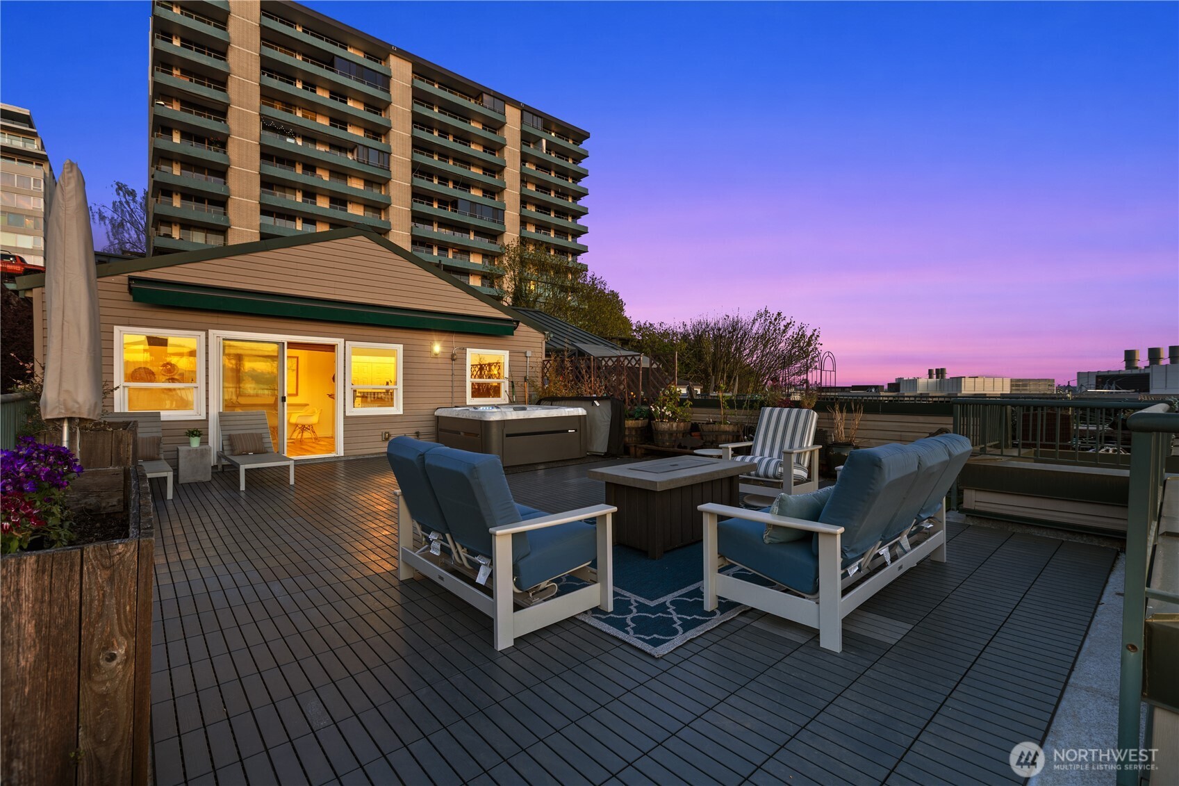 524 6th Avenue W Unit: 407