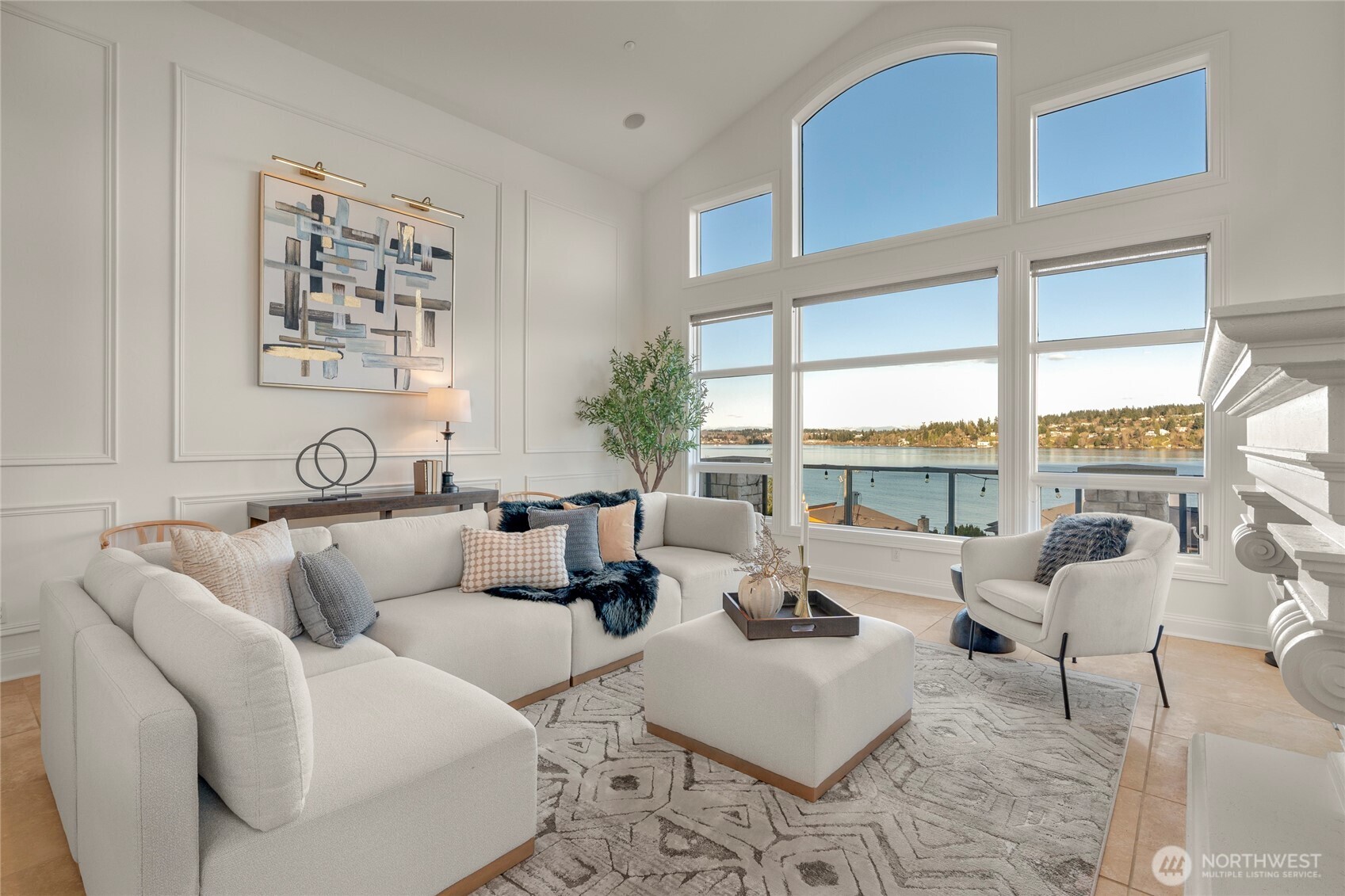 15517 Lake Shore Boulevard NE