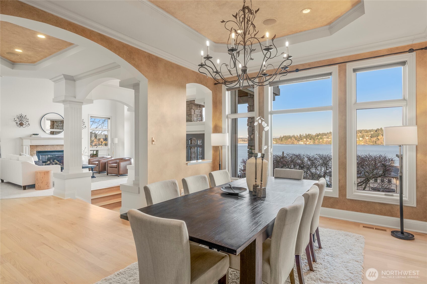 15517 Lake Shore Boulevard NE