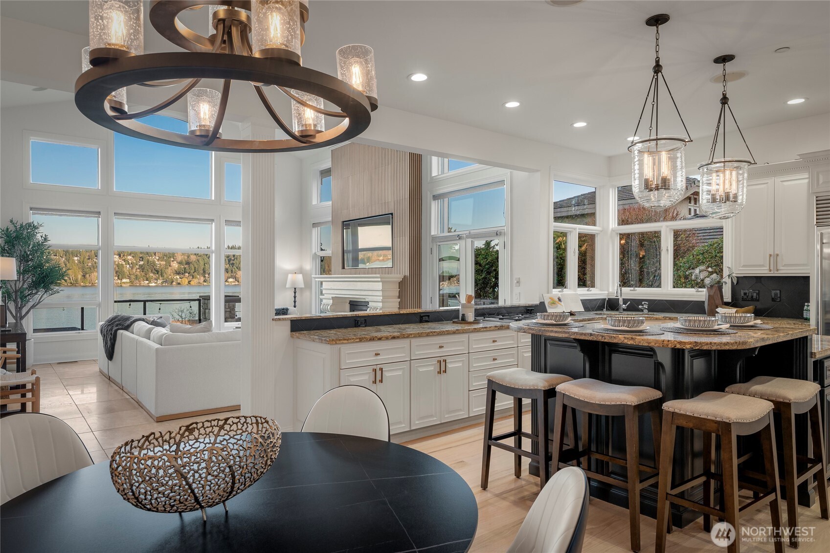 15517 Lake Shore Boulevard NE