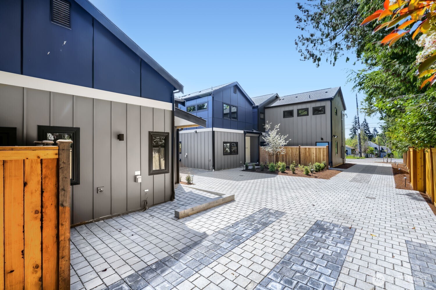 13022 Corliss Avenue N Unit: B