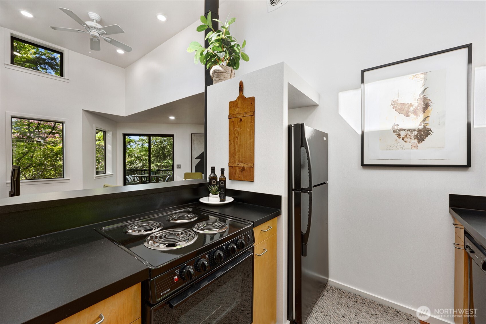 1506 E Horizon Drive
