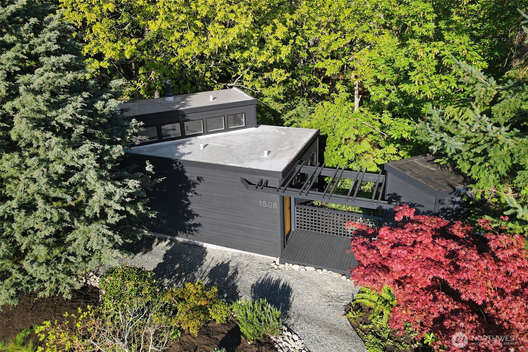 1506 E Horizon Drive