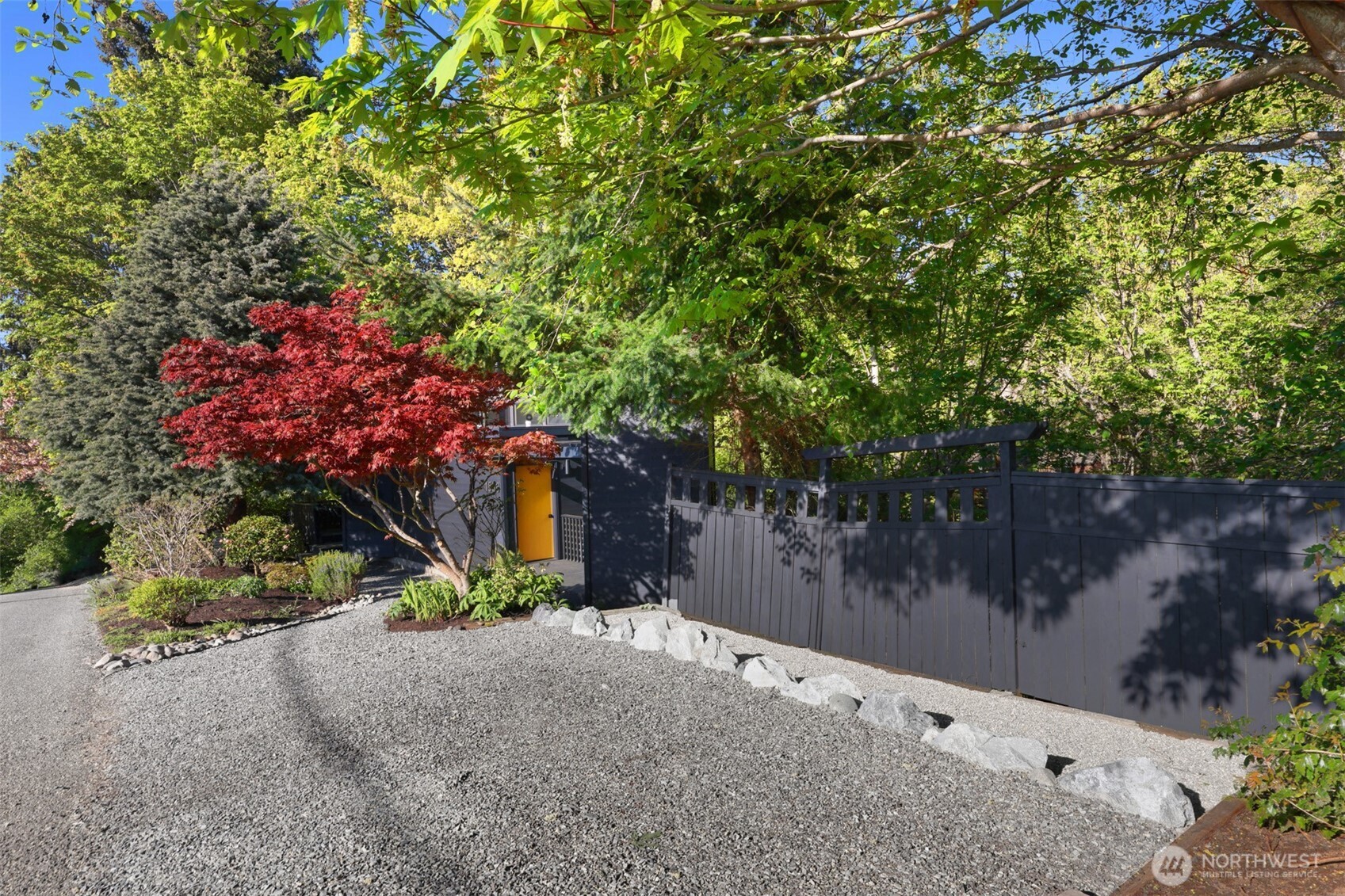 1506 E Horizon Drive