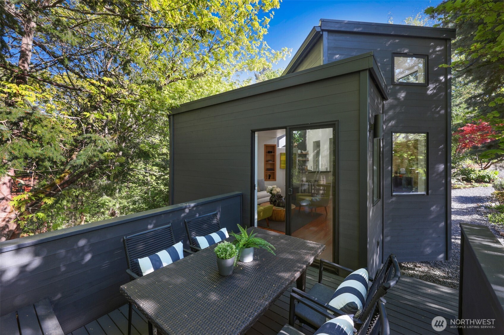 1506 E Horizon Drive