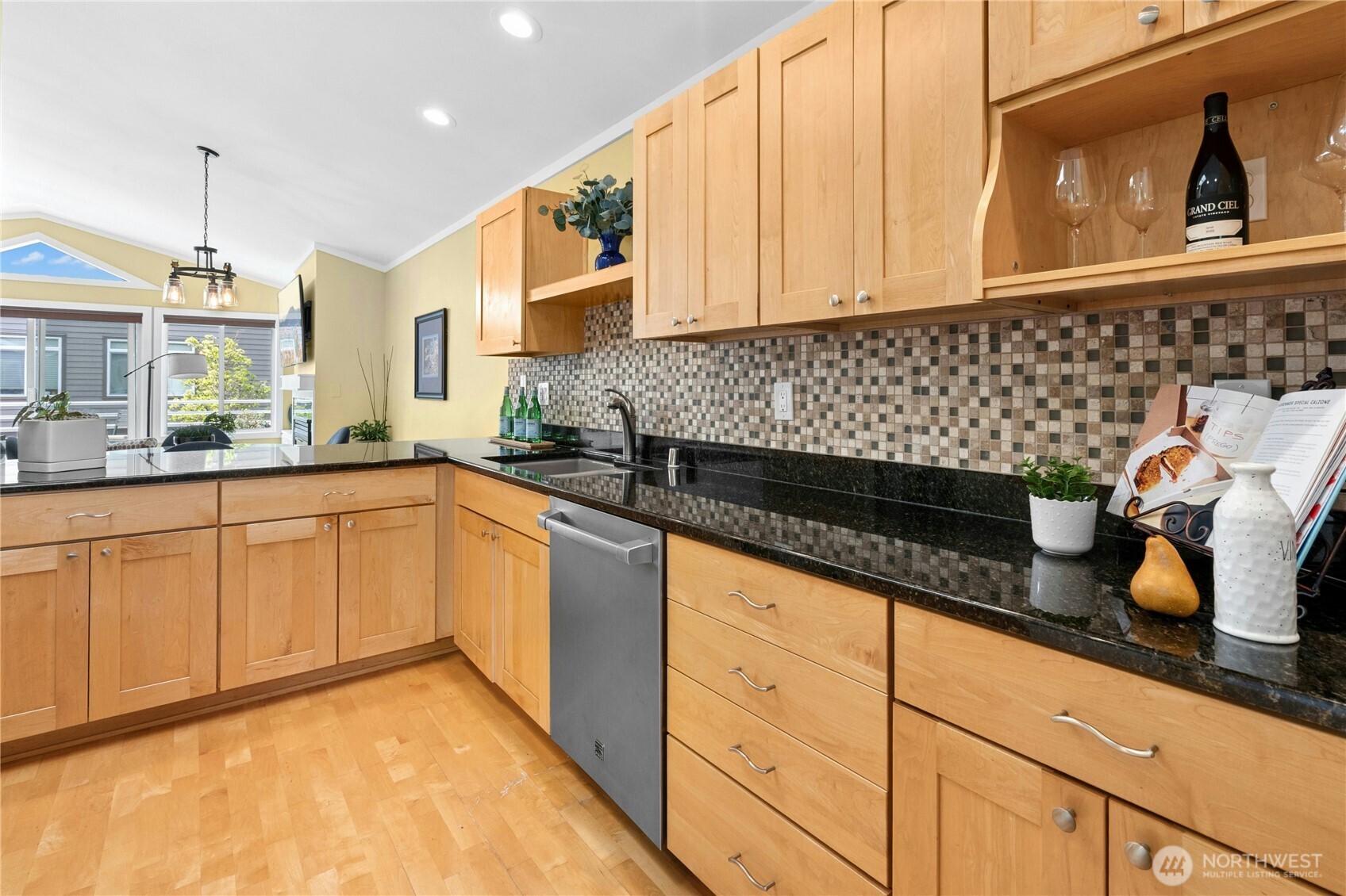 520 Walnut Street Unit: 3