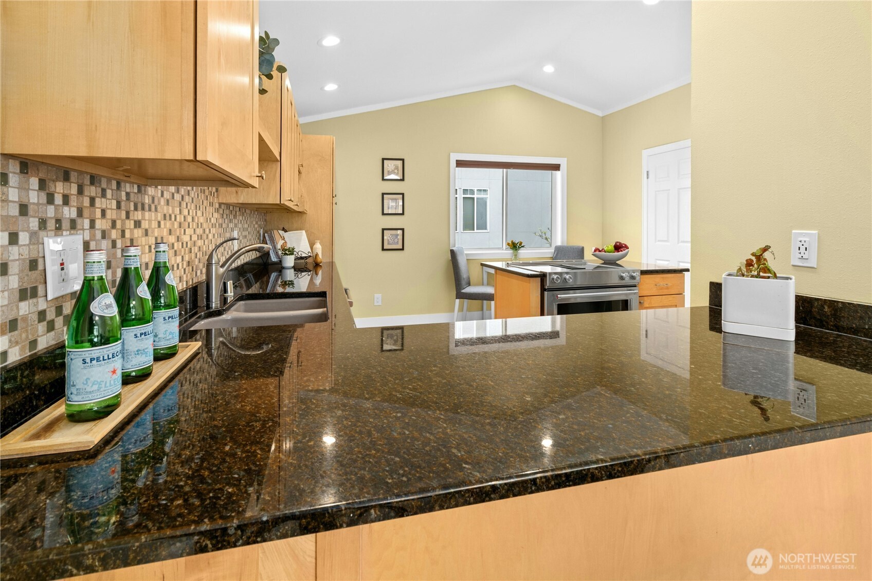 520 Walnut Street Unit: 3
