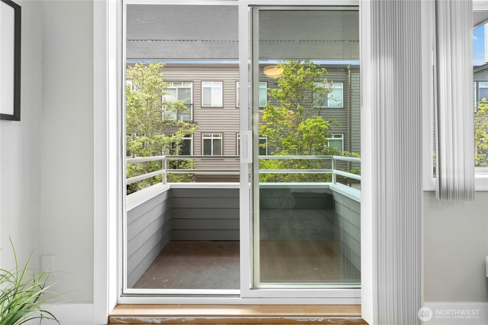 520 Walnut Street Unit: 3