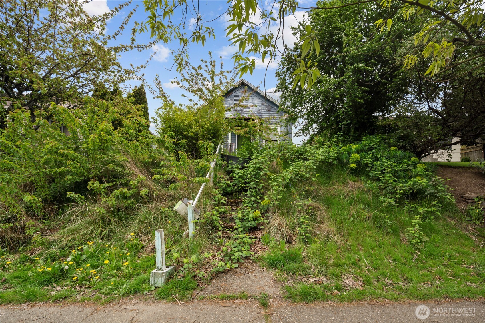 4724 25th Ave SW