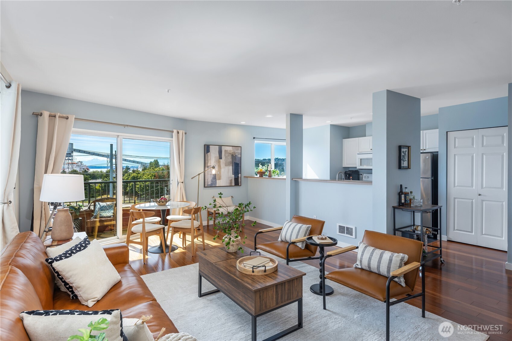 524 6th Avenue W Unit: 210