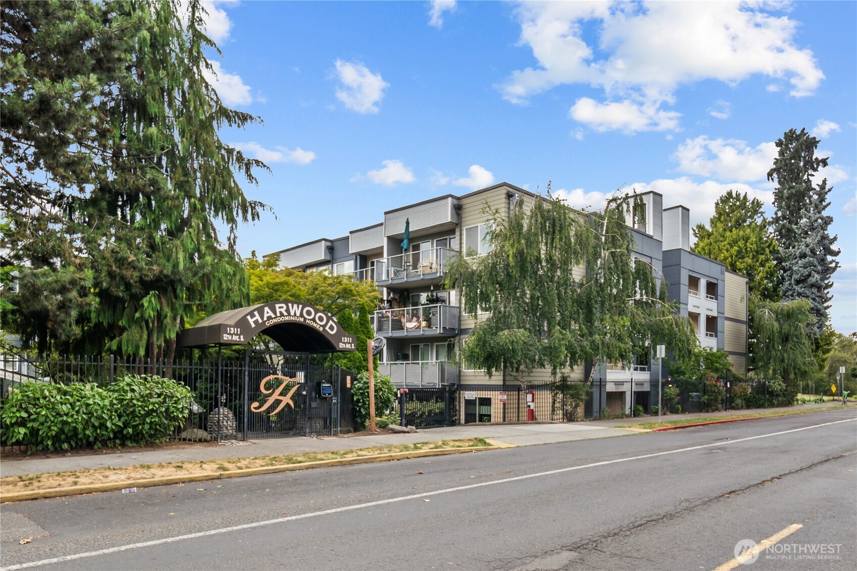 1311 12th Avenue S Unit: F401