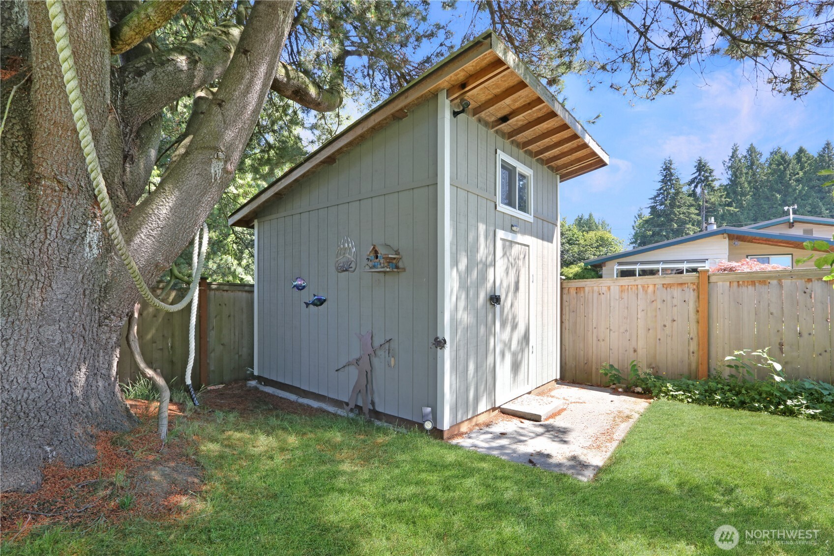 7307 68th Avenue NE