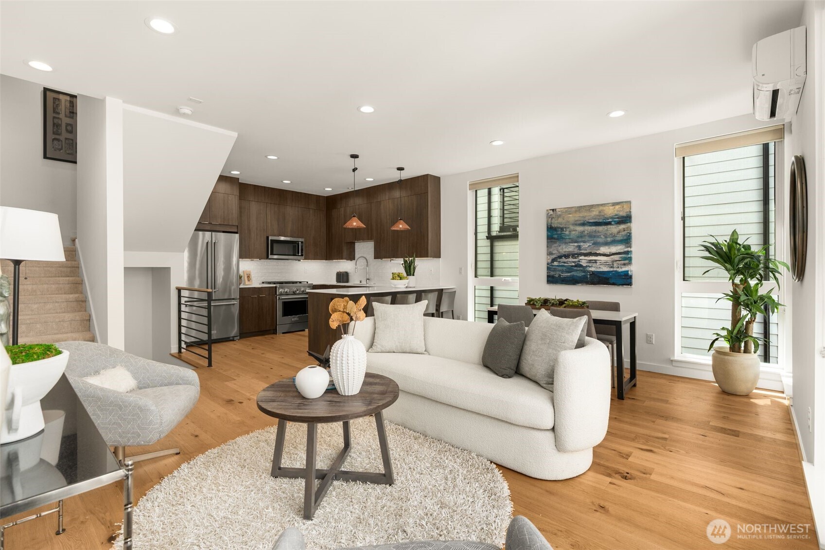 2368 Franklin Avenue E Unit: B