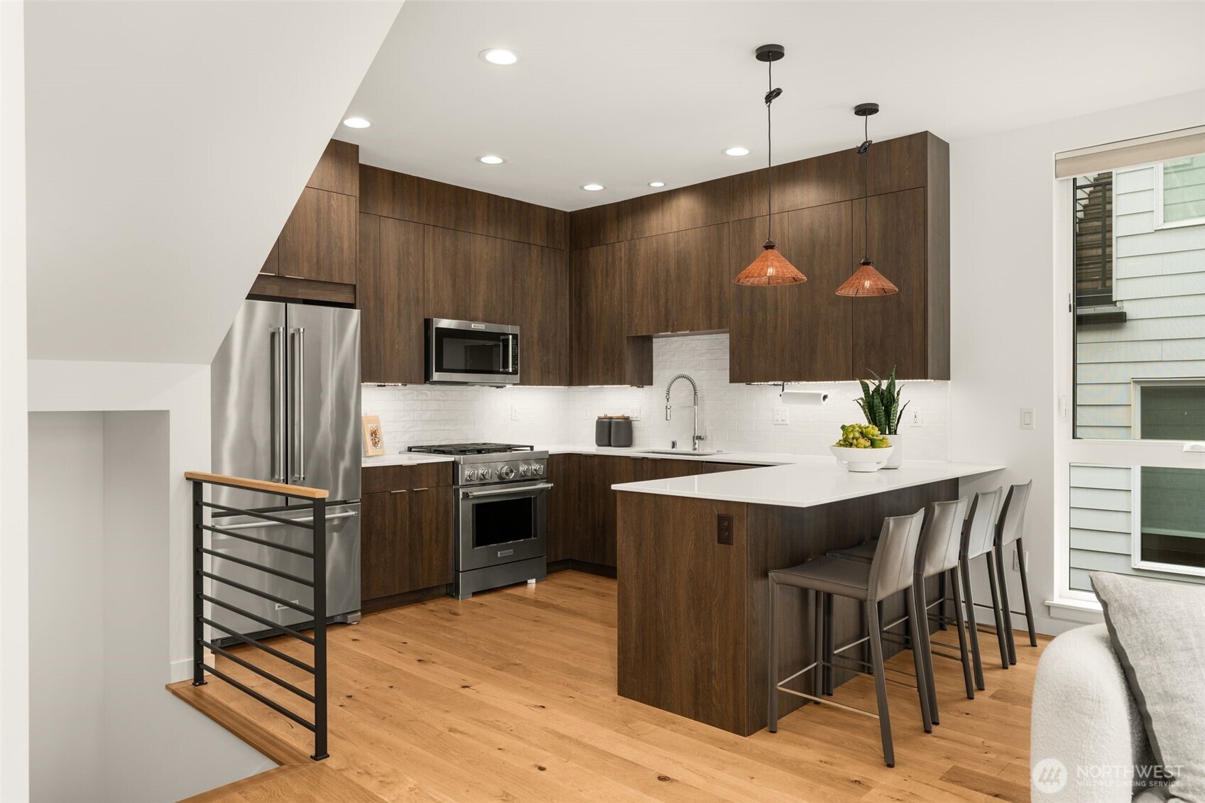 2368 Franklin Avenue E Unit: B