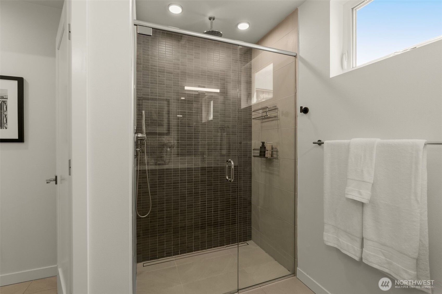 2368 Franklin Avenue E Unit: B