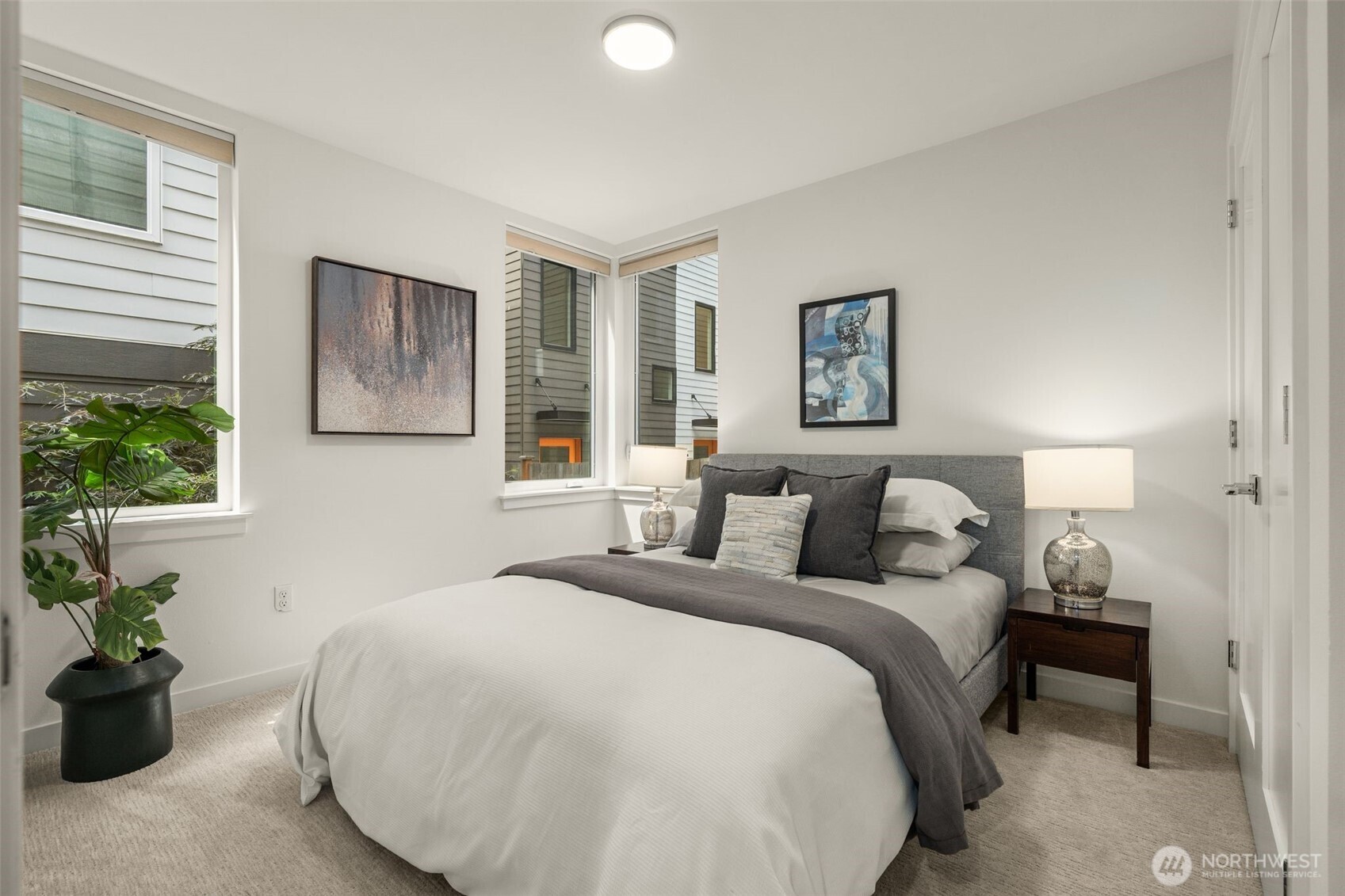 2368 Franklin Avenue E Unit: B