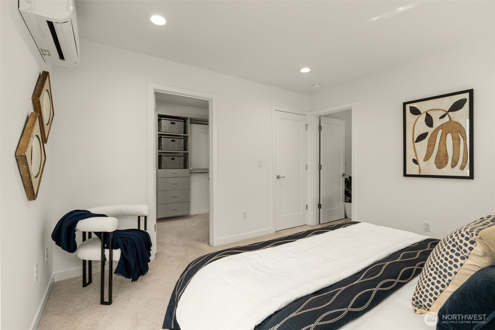 2368 Franklin Avenue E Unit: B