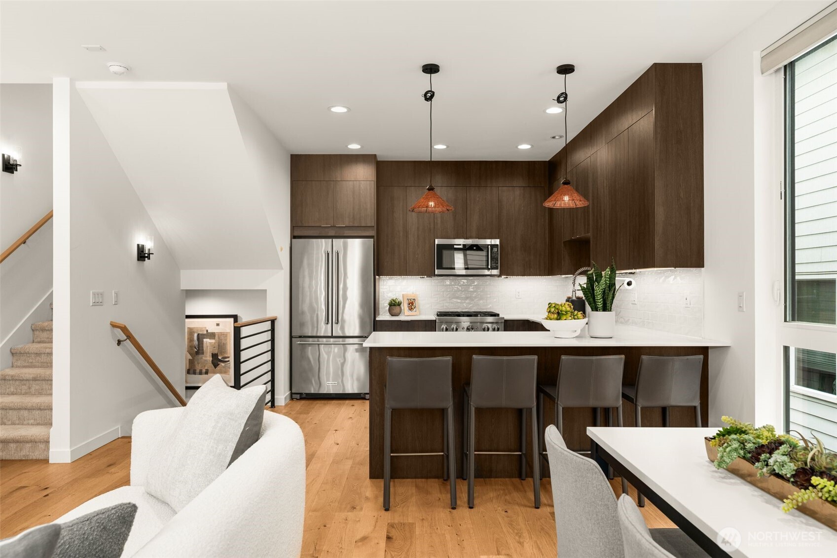 2368 Franklin Avenue E Unit: B