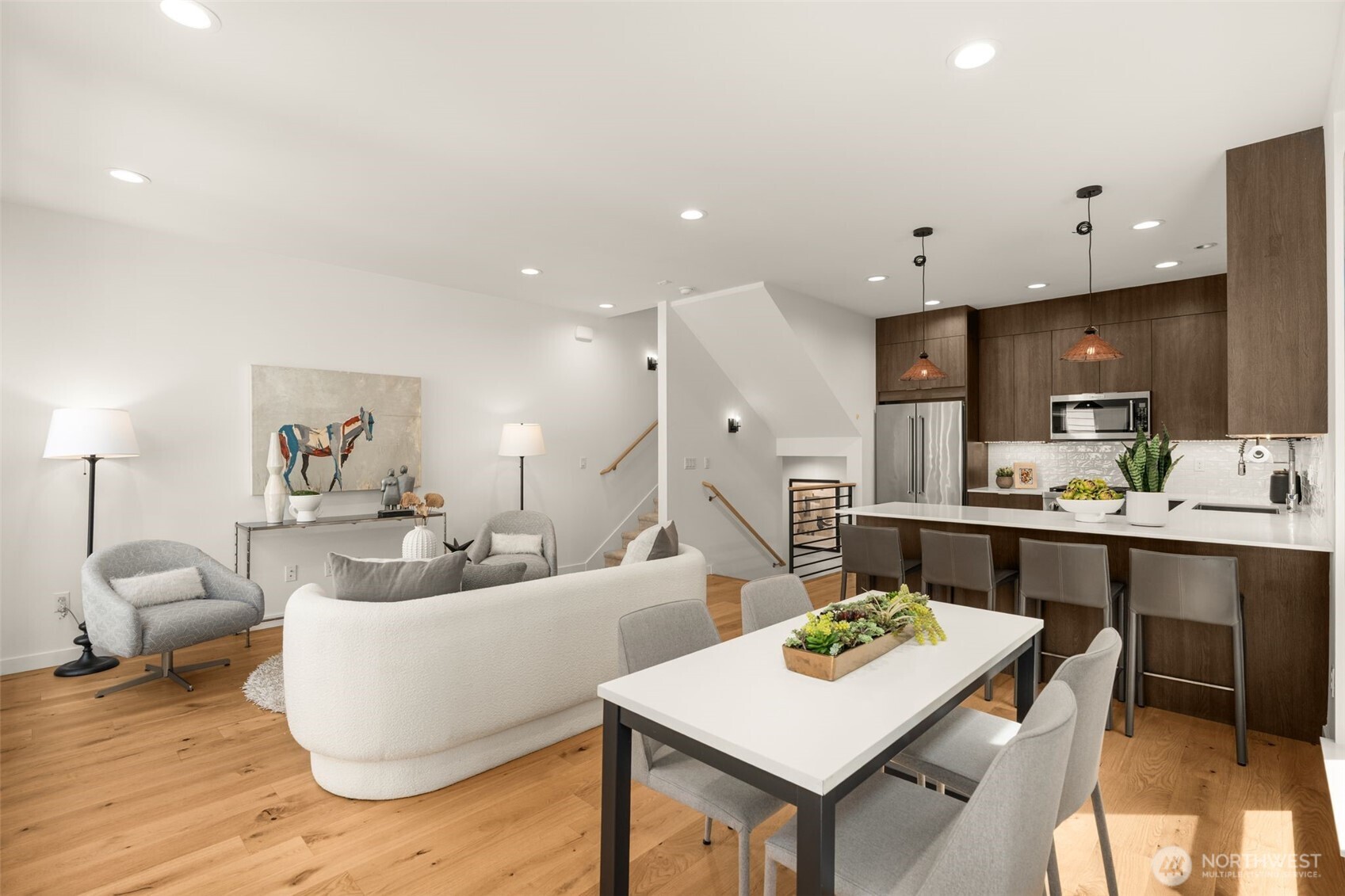 2368 Franklin Avenue E Unit: B