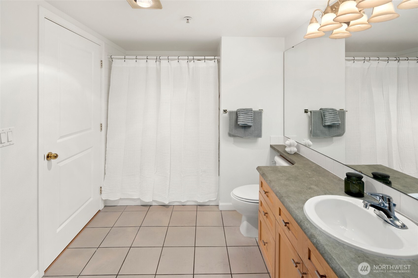 1525 NW 57th Street Unit: 202