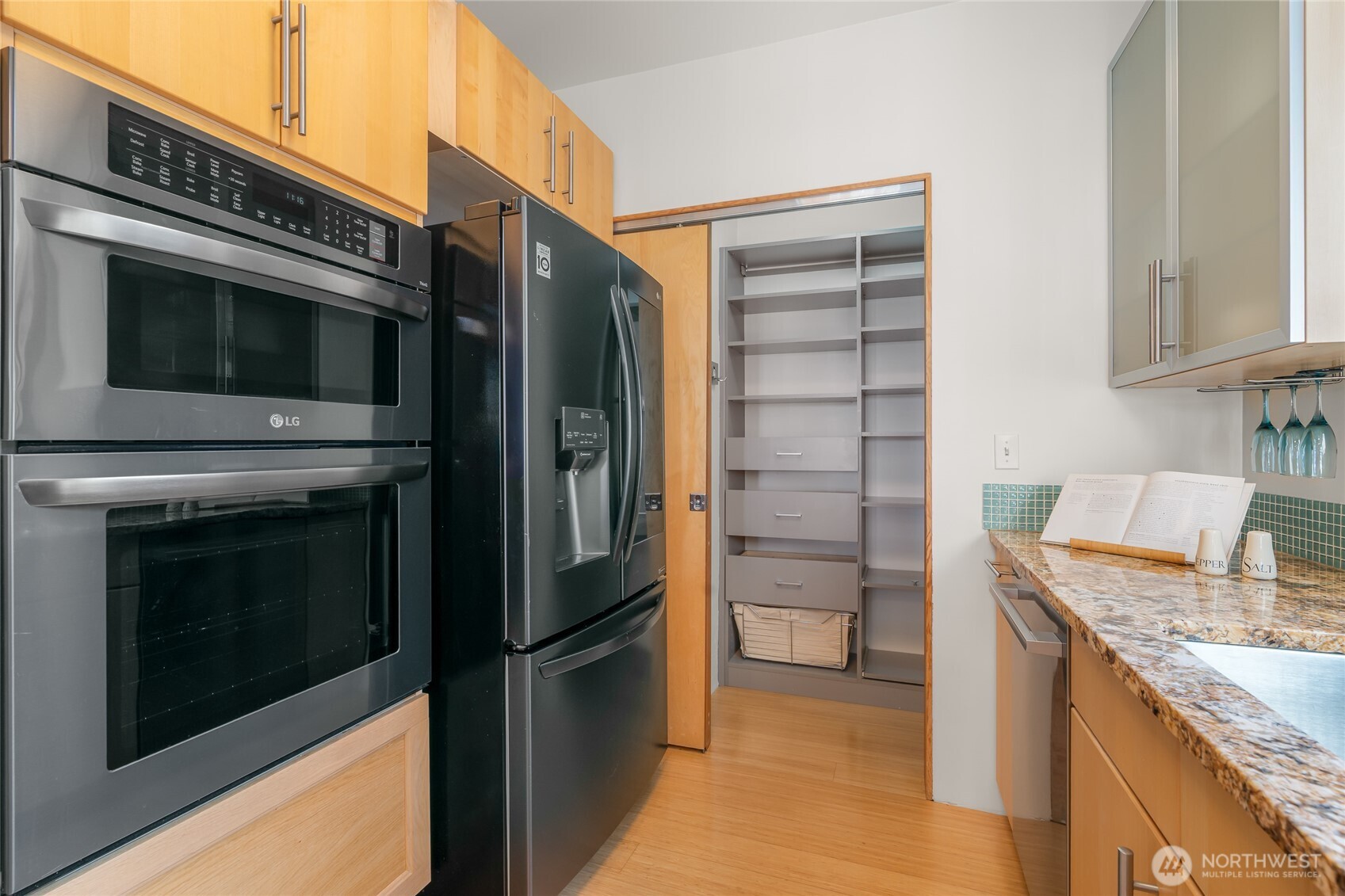 1122 Broadway E Unit: 301