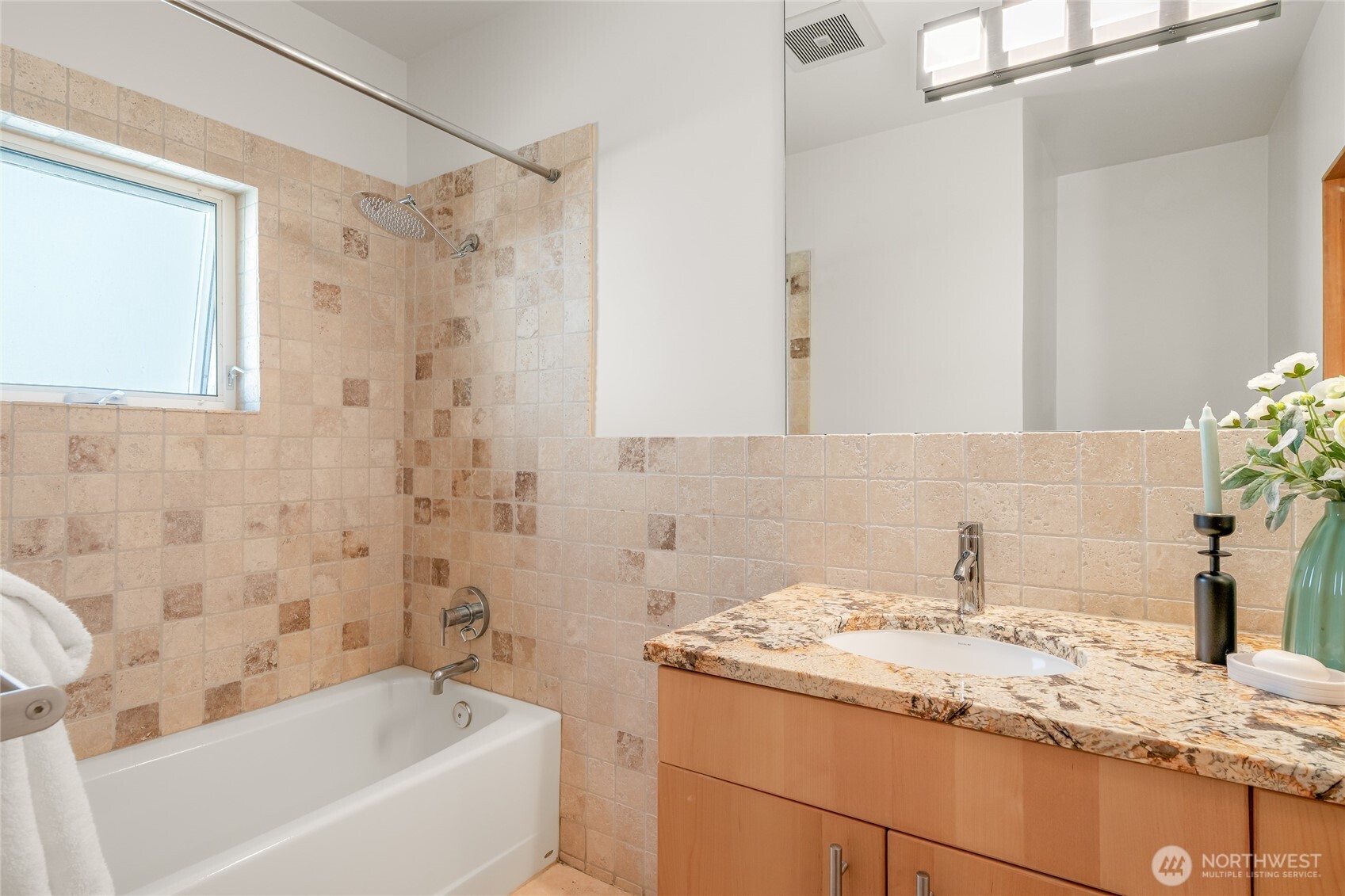 1122 Broadway E Unit: 301