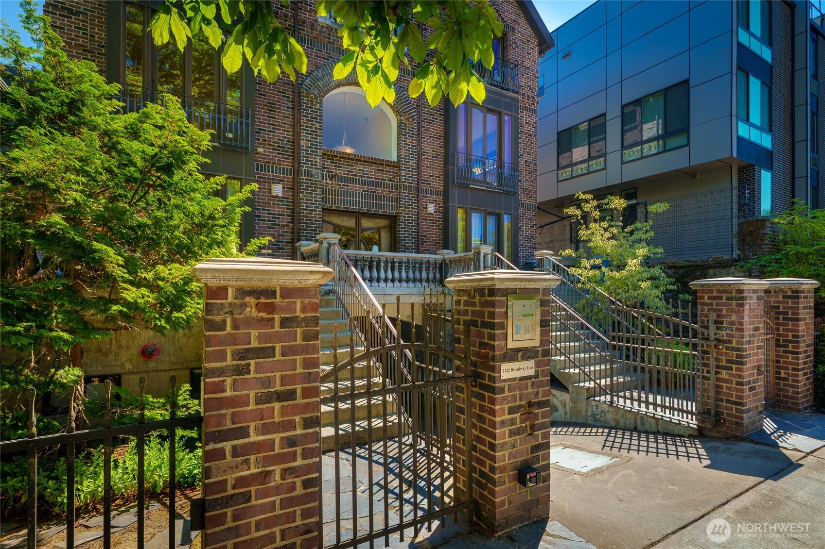 1122 Broadway E Unit: 301