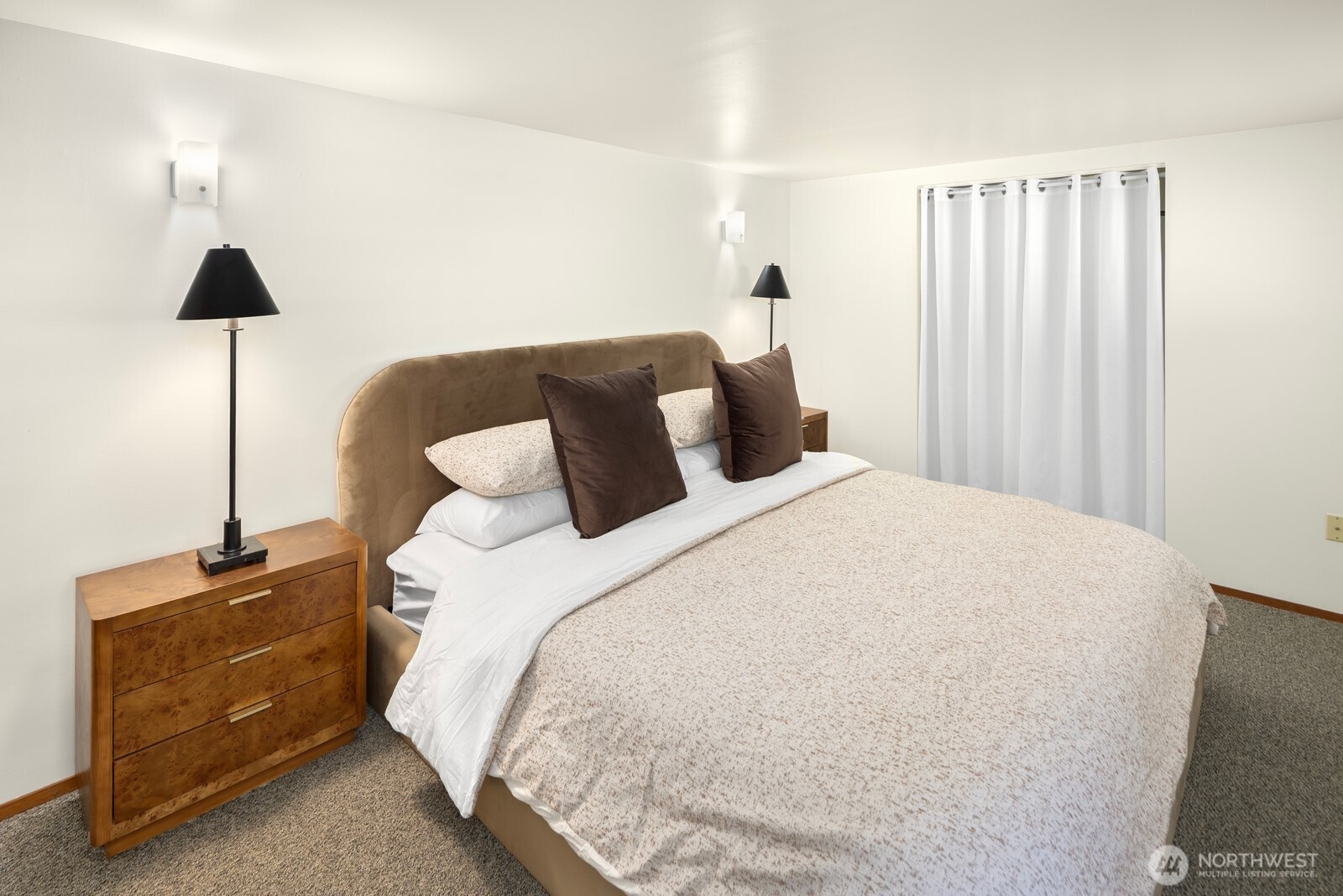 6322 5th Avenue NE