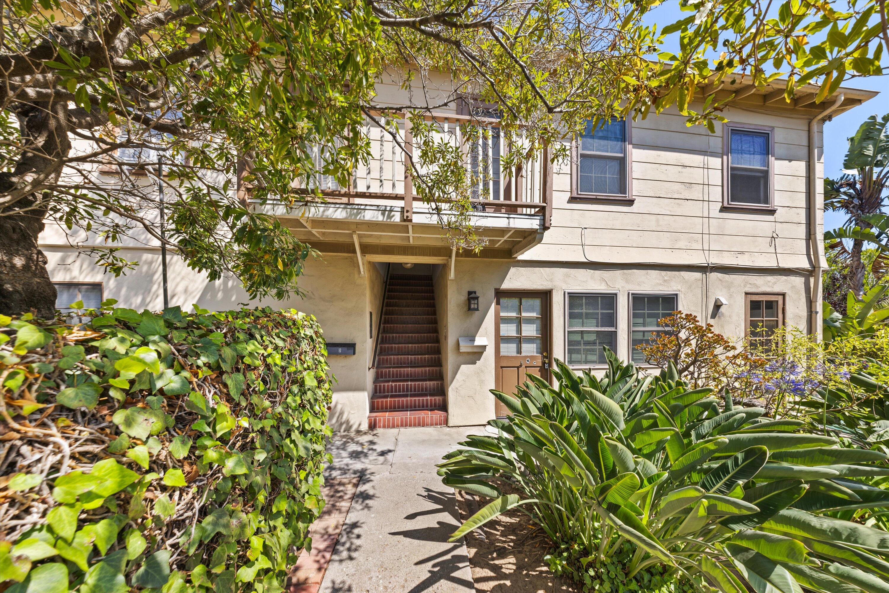 19 W Padre Street