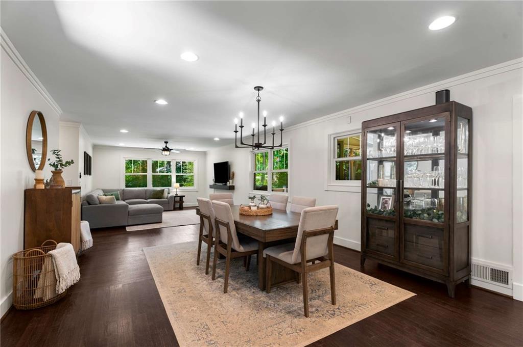 1209 Pinehurst Circle SE