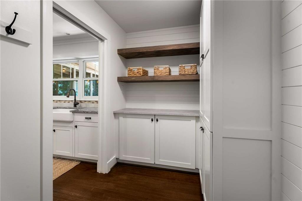 1209 Pinehurst Circle SE