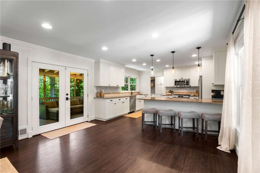 1209 Pinehurst Circle SE