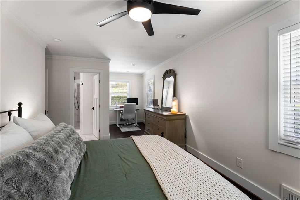 1209 Pinehurst Circle SE