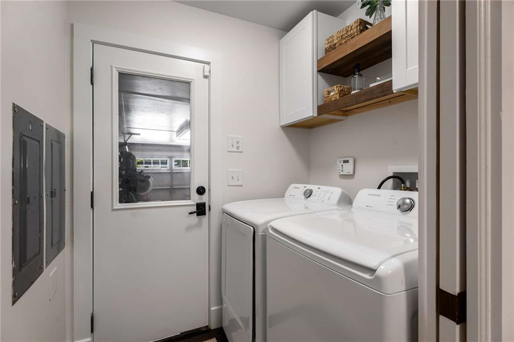 1209 Pinehurst Circle SE