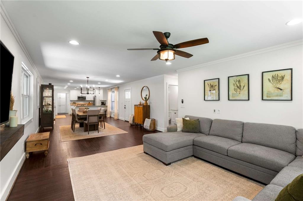 1209 Pinehurst Circle SE