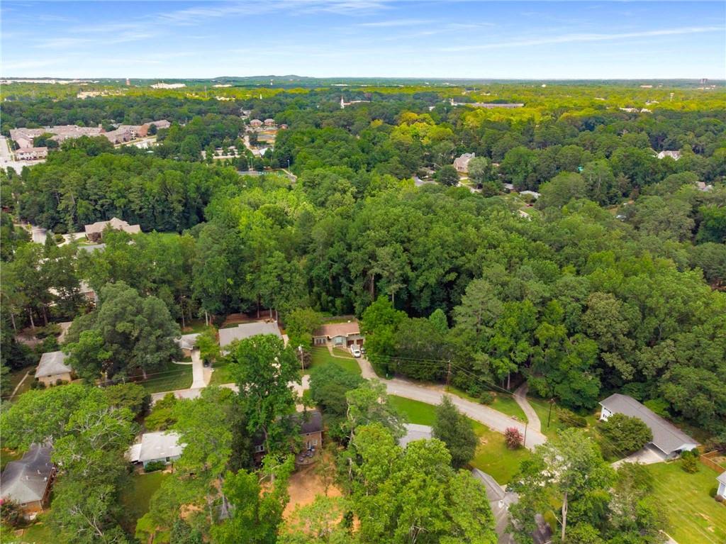 1209 Pinehurst Circle SE