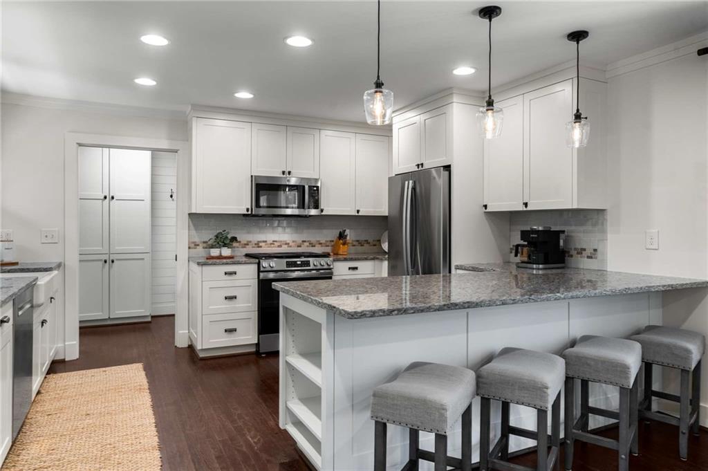 1209 Pinehurst Circle SE