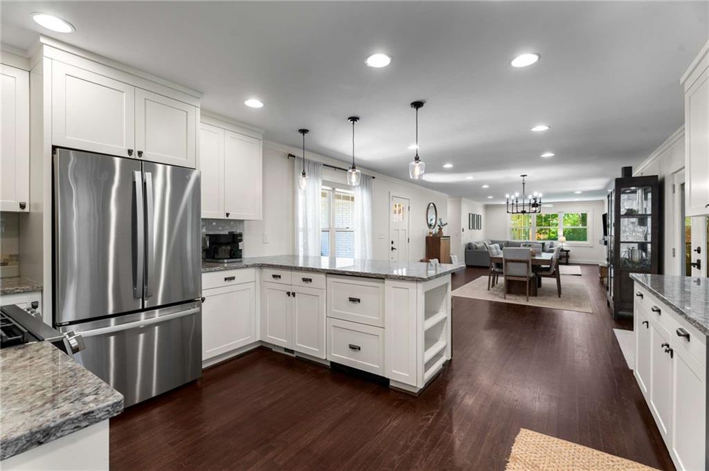 1209 Pinehurst Circle SE