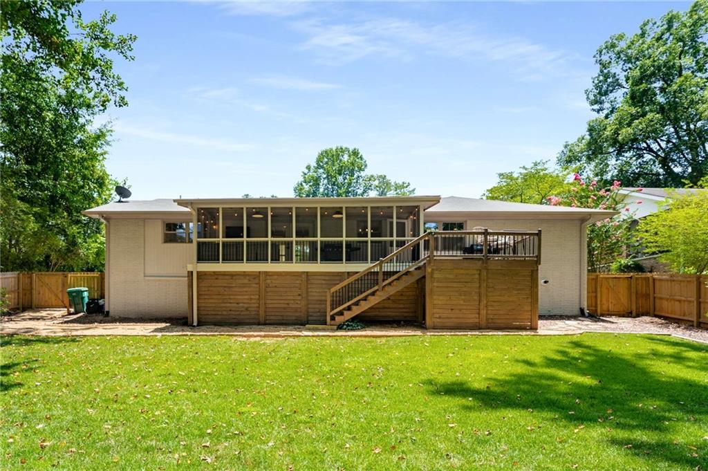 1209 Pinehurst Circle SE